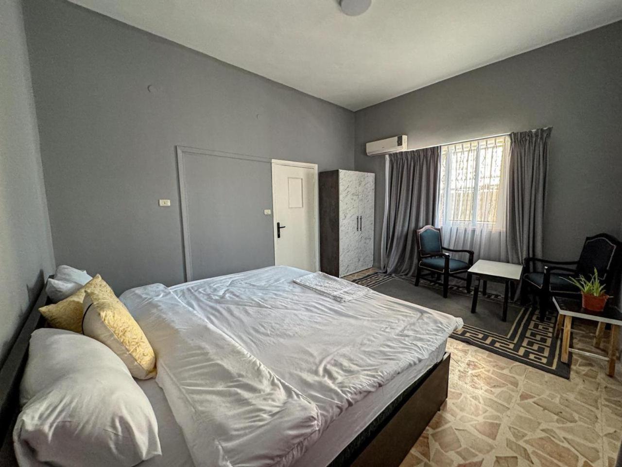 Beit Ahlan Hotel Amman Buitenkant foto