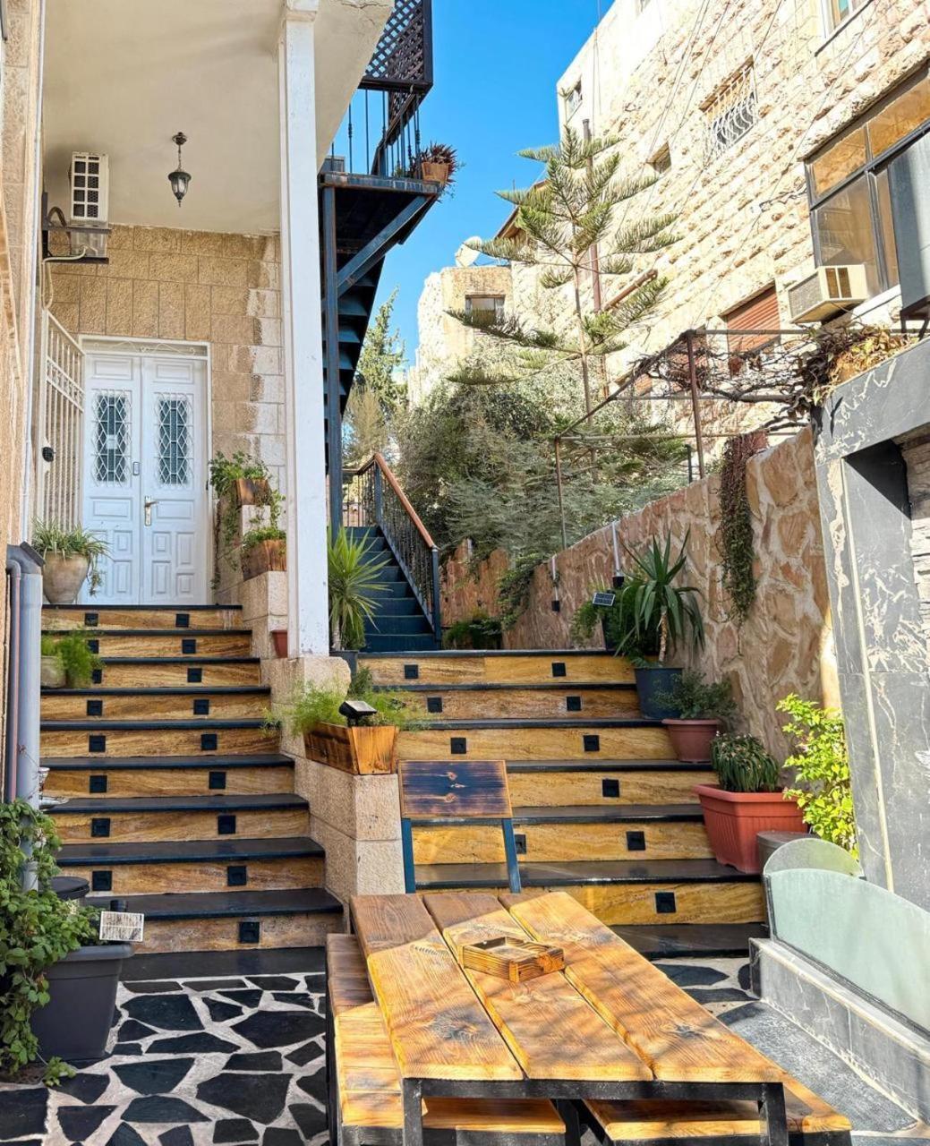 Beit Ahlan Hotel Amman Buitenkant foto