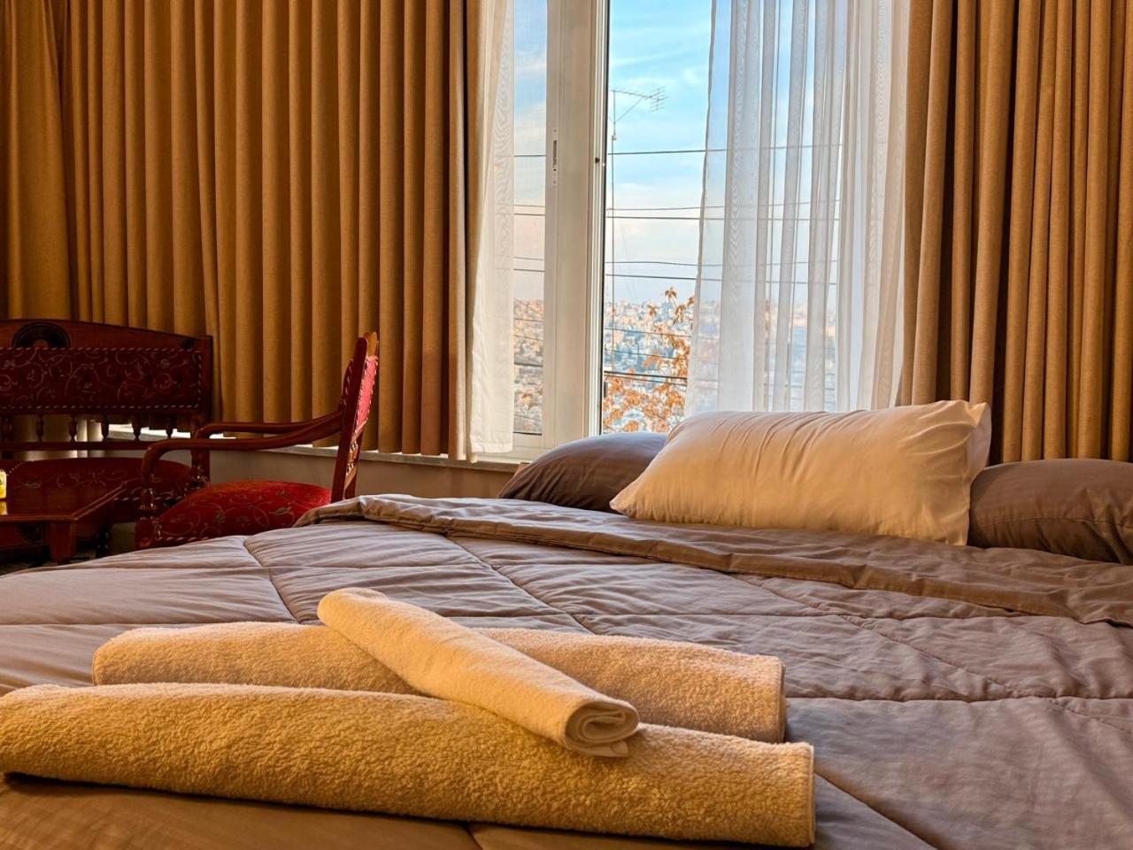 Beit Ahlan Hotel Amman Buitenkant foto