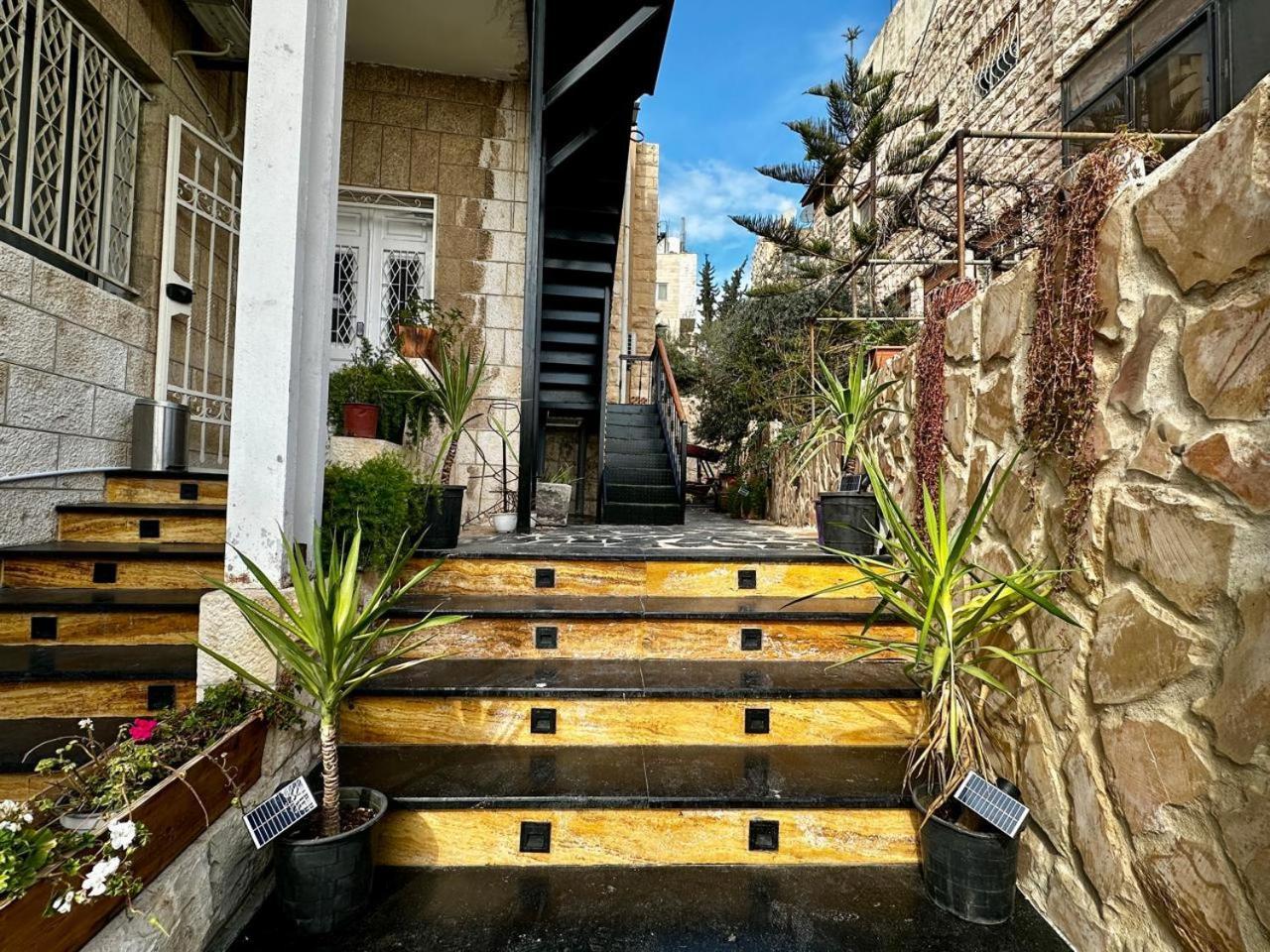 Beit Ahlan Hotel Amman Buitenkant foto