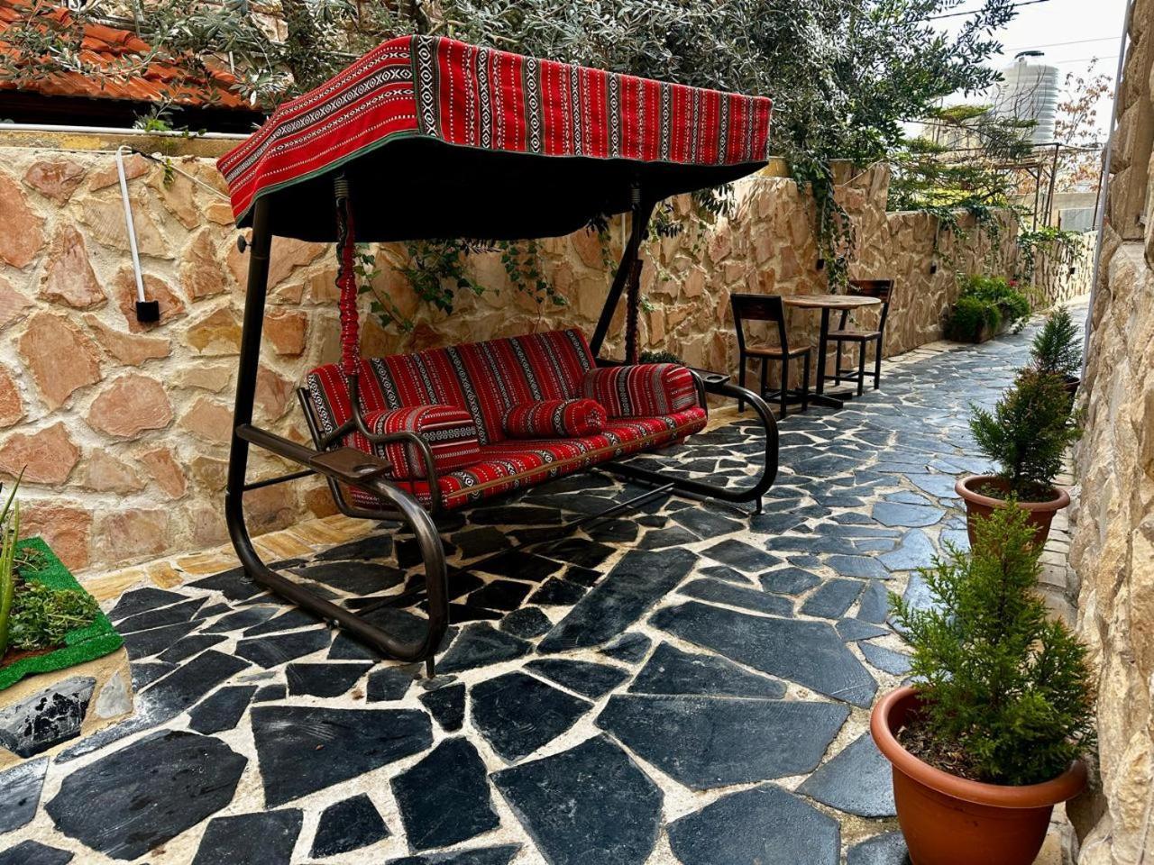 Beit Ahlan Hotel Amman Buitenkant foto